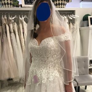 Brand new GLS wedding gown and veil, size XL, 16